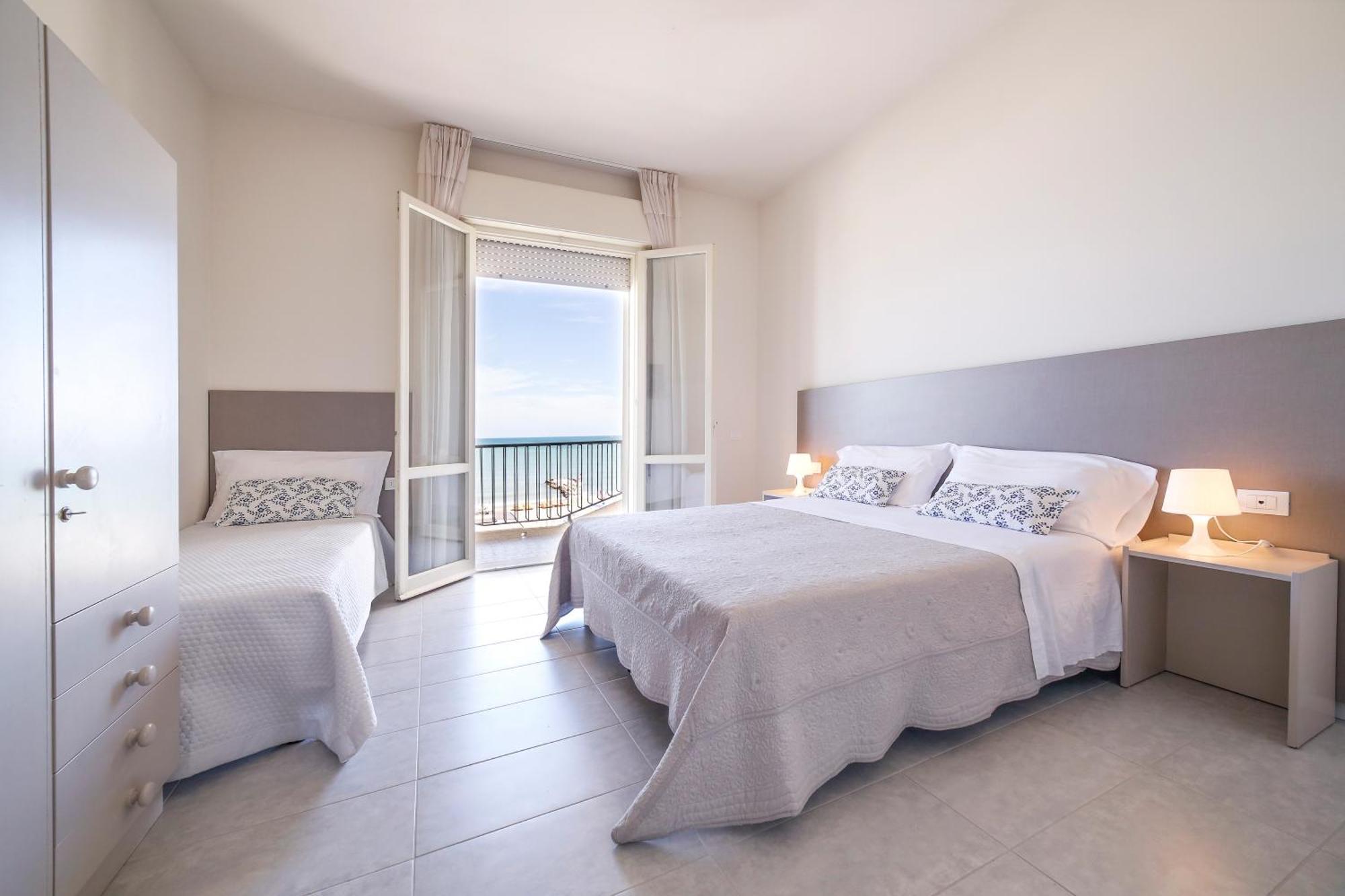 Ambasciatori Hotel - Beach Front -Breakfast Xxl & Brunch Until 12 30Pm Мисано Адриатико Екстериор снимка
