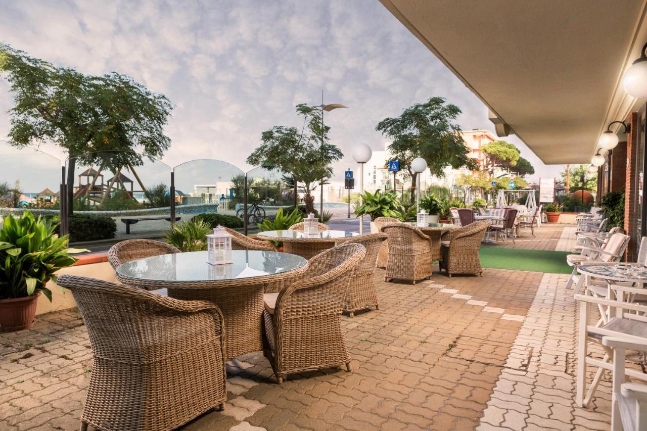 Ambasciatori Hotel - Beach Front -Breakfast Xxl & Brunch Until 12 30Pm Мисано Адриатико Екстериор снимка